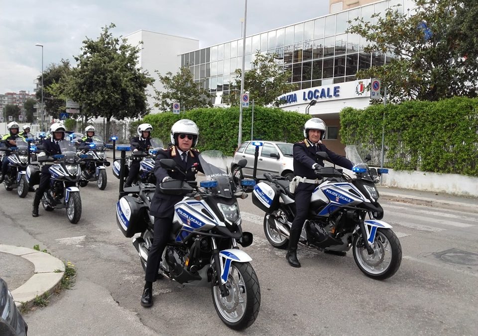 Mannarini, la consegna delle 10 Honda NC750X per la polizia locale di Bari